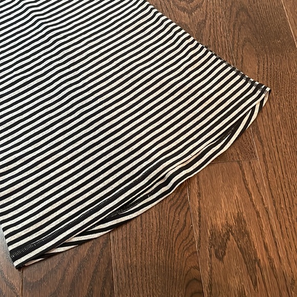 Vintage lululemon Black & Grey Stripes Racerback Tank Top EUC Women’s Size 4 - Picture 6 of 8